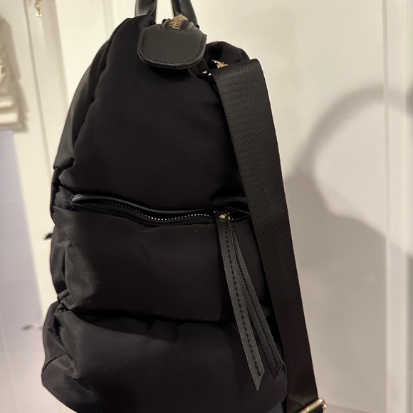 Adrienne Vittadini Puffy Weekender Duffle - Picture 2 of 4